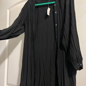 GAP Classic Black Long Sleeve Shirt